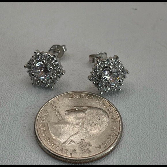 925 Sterling Silver Diamond Halo Starburst‎ Snowflake Elegant Stud Earrings - Picture 9 of 11